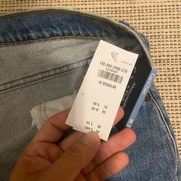 NWT Abercrombie 90s Straight Ultra High Rise Jean In Blue Sz 36 | 22R - Picture 3 of 8